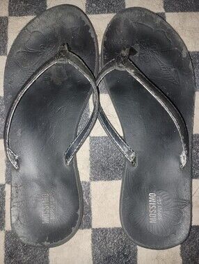 ISO! NOT FOR SALE mossimo Supply Co Black Floral Flip Flops